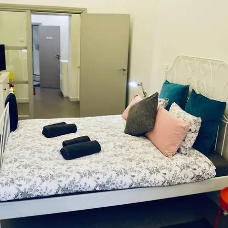 The Sinner In Old Town Apartamento